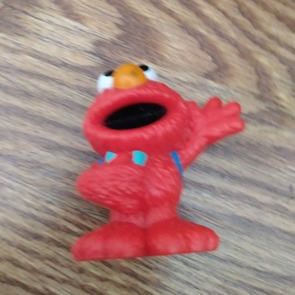 Sesame Street Elmo toy figure - Picture 5 of 7